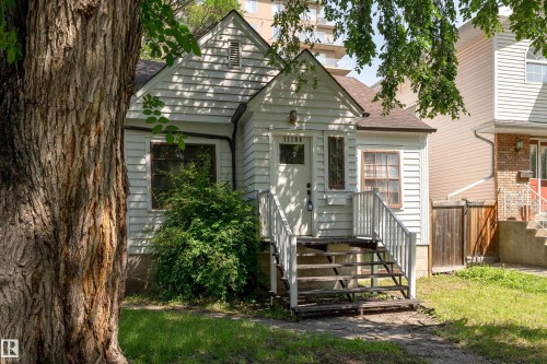 11108 81 Avenue Nw, Edmonton, AB - Outdoor