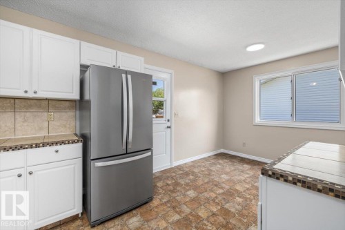 5212 50 Avenue, Bruderheim, AB - Indoor Photo Showing Kitchen