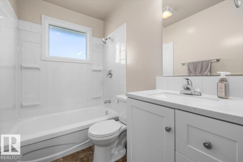 5212 50 Avenue, Bruderheim, AB - Indoor Photo Showing Bathroom