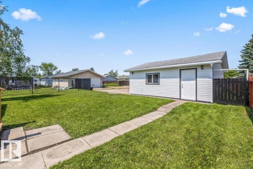 5212 50 Avenue, Bruderheim, AB - Outdoor