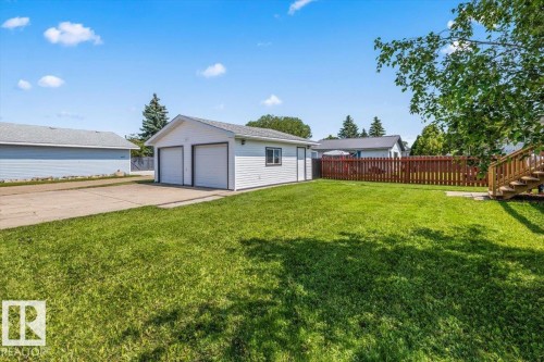 5212 50 Avenue, Bruderheim, AB - Outdoor