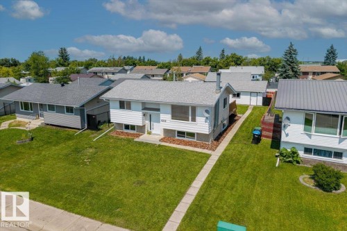 5212 50 Avenue, Bruderheim, AB - Outdoor
