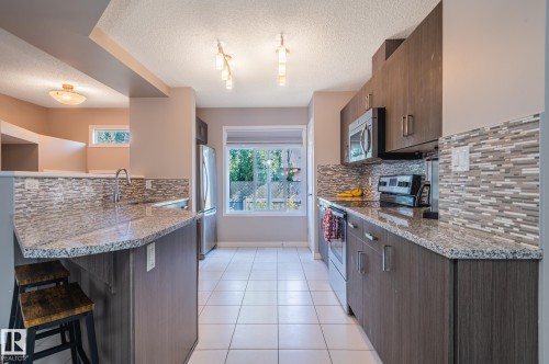 #17 7503 Getty Ga Nw, Edmonton, AB - Indoor Photo Showing Kitchen With Upgraded Kitchen