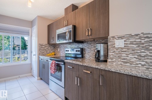 #17 7503 Getty Ga Nw, Edmonton, AB - Indoor Photo Showing Kitchen With Upgraded Kitchen