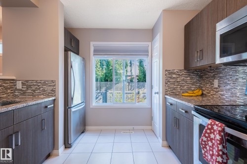 #17 7503 Getty Ga Nw, Edmonton, AB - Indoor Photo Showing Kitchen