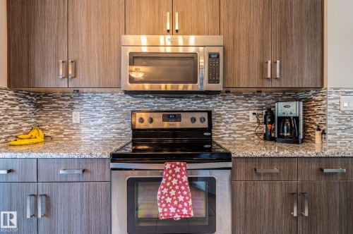 #17 7503 Getty Ga Nw, Edmonton, AB - Indoor Photo Showing Kitchen With Upgraded Kitchen