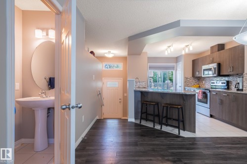 #17 7503 Getty Ga Nw, Edmonton, AB - Indoor Photo Showing Kitchen