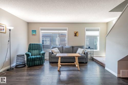 #17 7503 Getty Ga Nw, Edmonton, AB - Indoor Photo Showing Living Room