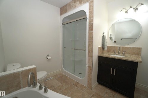 10224 90 Street Nw, Edmonton, AB - Indoor Photo Showing Bathroom