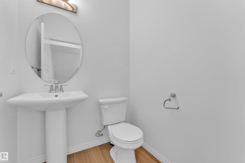 1534 157 Street Sw, Edmonton, AB - Indoor Photo Showing Bathroom