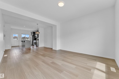 1534 157 Street Sw, Edmonton, AB - Indoor