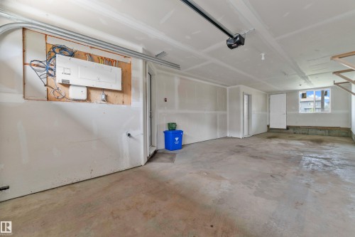 1534 157 Street Sw, Edmonton, AB - Indoor Photo Showing Garage