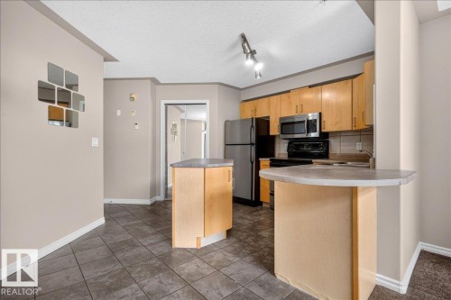 #503 10033 116 St Nw, Edmonton, AB - Indoor Photo Showing Kitchen