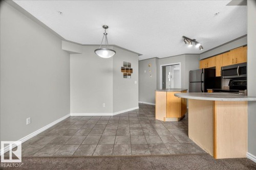 #503 10033 116 St Nw, Edmonton, AB - Indoor Photo Showing Kitchen