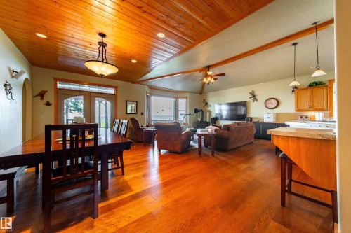 103 Argentia Beach, Rural Wetaskiwin County, AB - Indoor Photo Showing Dining Room
