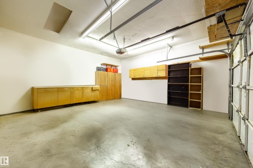 103 Argentia Beach, Rural Wetaskiwin County, AB - Indoor Photo Showing Garage