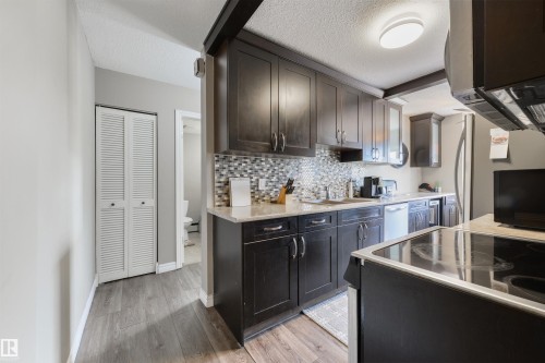 #401 11026 106 St Nw, Edmonton, AB - Indoor Photo Showing Kitchen