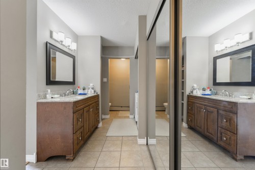#401 11026 106 St Nw, Edmonton, AB - Indoor Photo Showing Bathroom