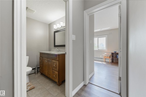 #401 11026 106 St Nw, Edmonton, AB - Indoor Photo Showing Other Room