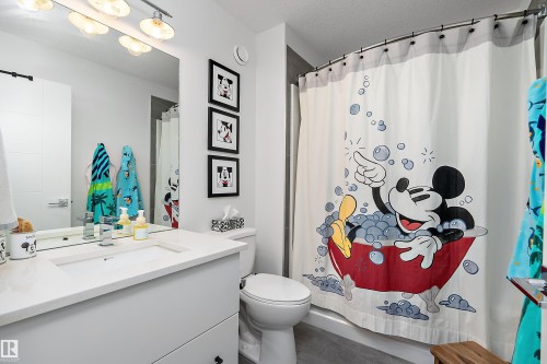 11413 126 Street Nw, Edmonton, AB - Indoor Photo Showing Bathroom