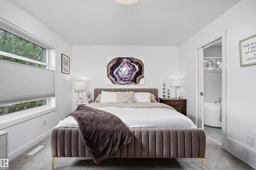 11413 126 Street Nw, Edmonton, AB - Indoor Photo Showing Bedroom