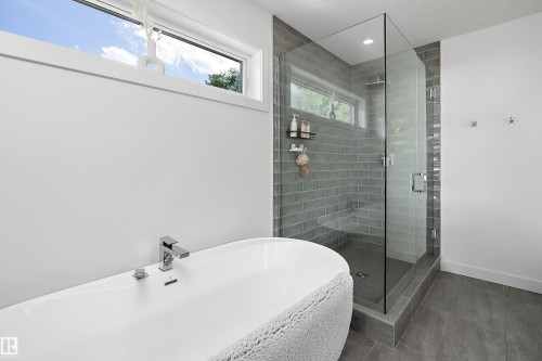 11413 126 Street Nw, Edmonton, AB - Indoor Photo Showing Bathroom