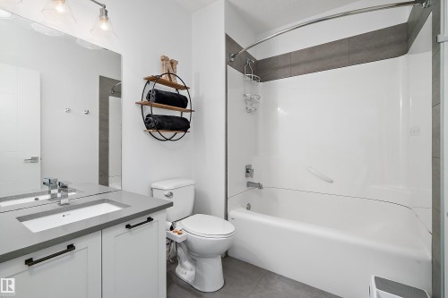 11413 126 Street Nw, Edmonton, AB - Indoor Photo Showing Bathroom
