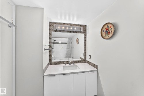 #1802 11027 87 Av Nw, Edmonton, AB - Indoor