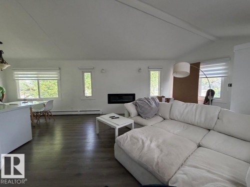 11837 Fort Rd Nw, Edmonton, AB 