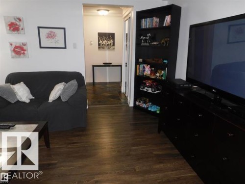 #101 10745 83 Av Nw, Edmonton, AB - Indoor