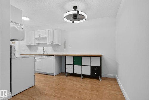 #108 10520 80 Av Nw, Edmonton, AB - Indoor Photo Showing Kitchen
