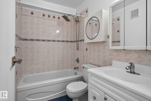 #108 10520 80 Av Nw, Edmonton, AB - Indoor Photo Showing Bathroom