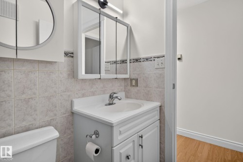 #108 10520 80 Av Nw, Edmonton, AB - Indoor Photo Showing Bathroom
