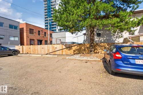 #108 10520 80 Av Nw, Edmonton, AB - Outdoor