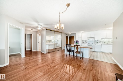 311 4906 47 Avenue, Leduc, AB - Indoor Photo Showing Living Room