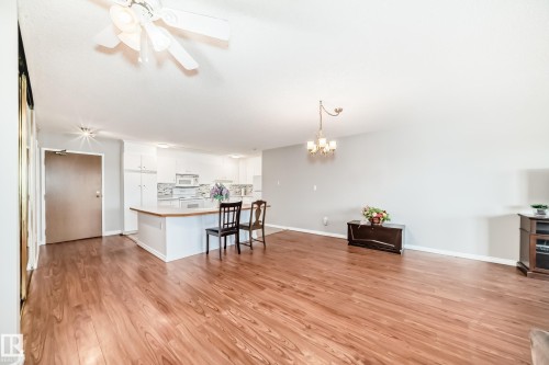 311 4906 47 Avenue, Leduc, AB - Indoor Photo Showing Living Room