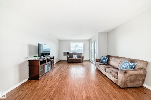 311 4906 47 Avenue, Leduc, AB - Indoor Photo Showing Living Room