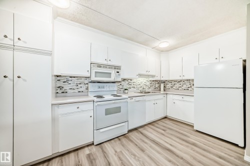 311 4906 47 Avenue, Leduc, AB - Indoor Photo Showing Kitchen