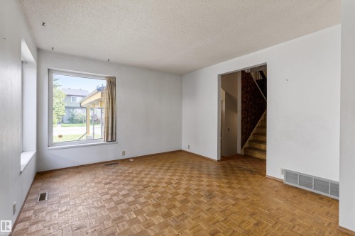 17912 77 Avenue, Edmonton, AB 