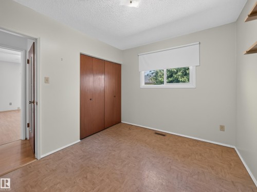 14031 63 Street Nw, Edmonton, AB - Indoor Photo Showing Other Room