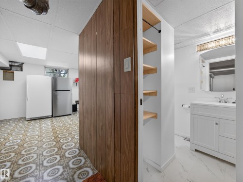 14031 63 Street Nw, Edmonton, AB - Indoor