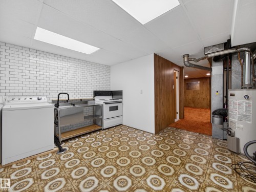 14031 63 Street Nw, Edmonton, AB - Indoor Photo Showing Laundry Room