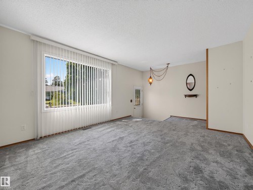 14031 63 Street Nw, Edmonton, AB - Indoor Photo Showing Other Room