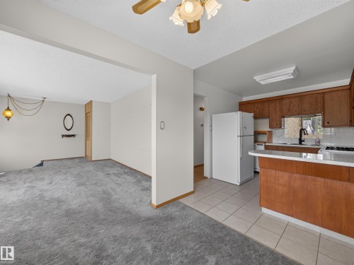 14031 63 Street Nw, Edmonton, AB - Indoor Photo Showing Kitchen