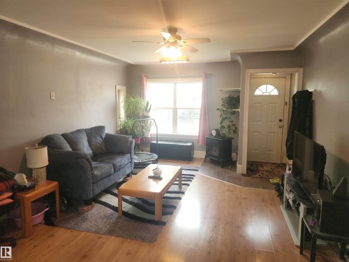 4743 47 Street, Onoway, AB - Indoor Photo Showing Living Room