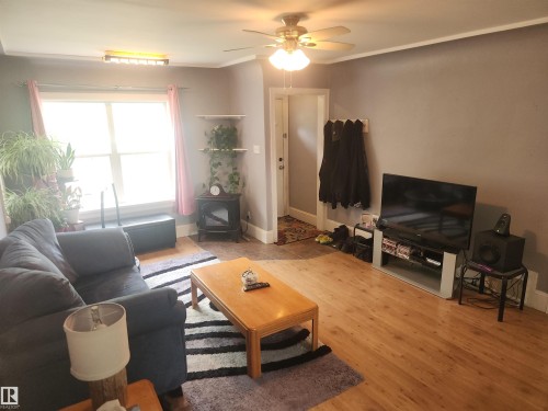 4743 47 Street, Onoway, AB - Indoor Photo Showing Living Room