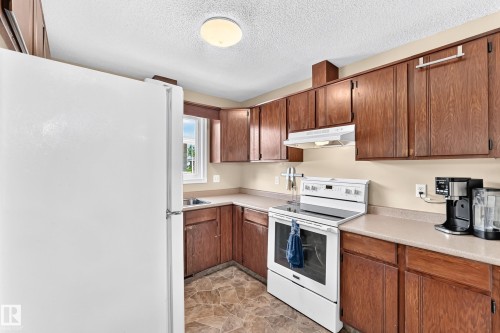 3724 54 Street, Wetaskiwin, AB - Indoor Photo Showing Kitchen