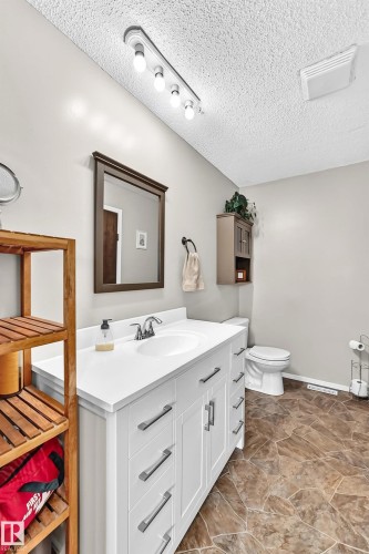 3724 54 Street, Wetaskiwin, AB - Indoor Photo Showing Bathroom