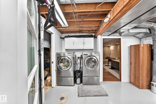 3724 54 Street, Wetaskiwin, AB - Indoor Photo Showing Laundry Room