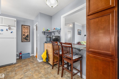 10534 163 Street Nw, Edmonton, AB - Indoor